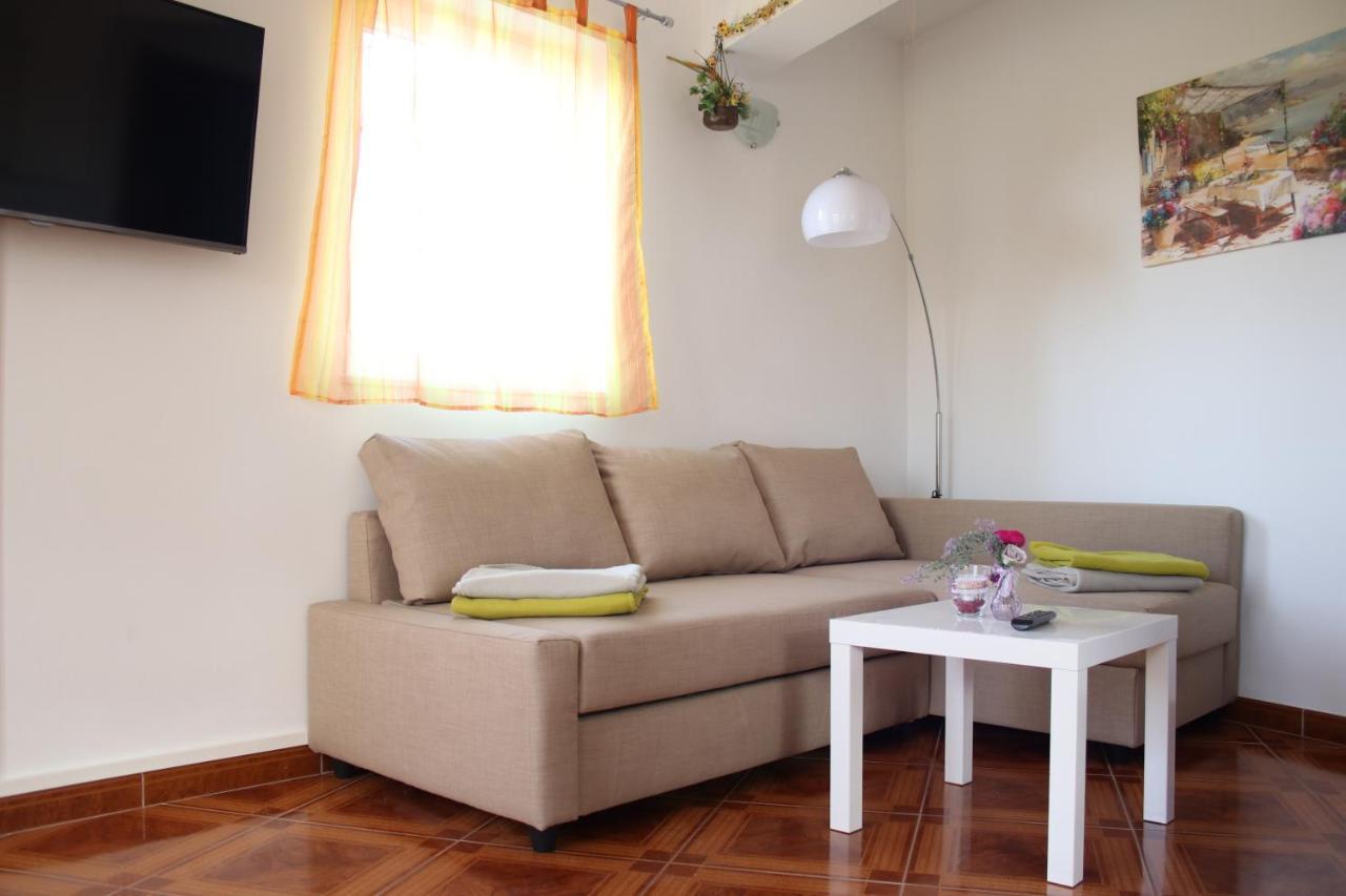 Apartments Pegla ネレジネ エクステリア 写真