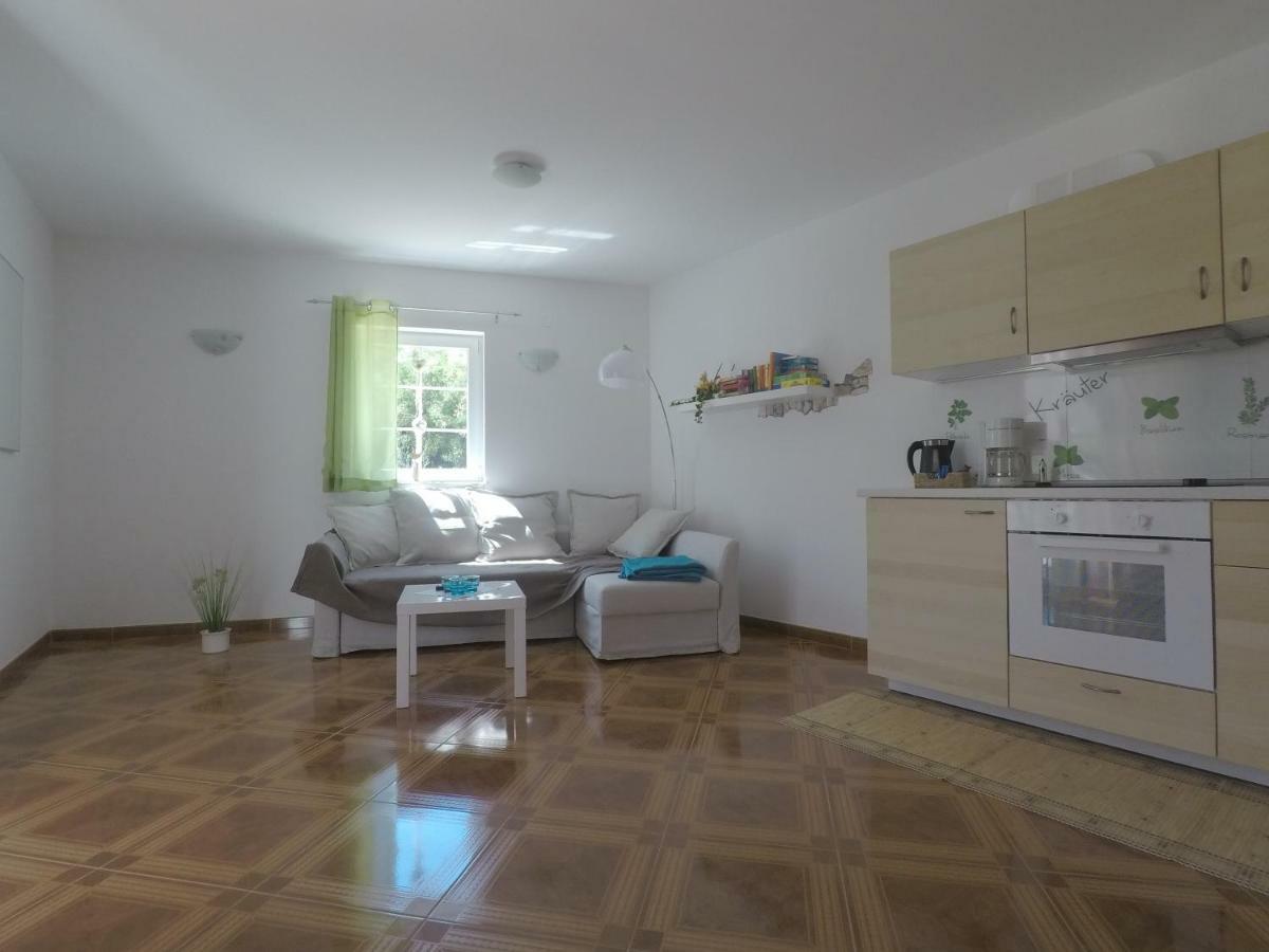 Apartments Pegla ネレジネ エクステリア 写真